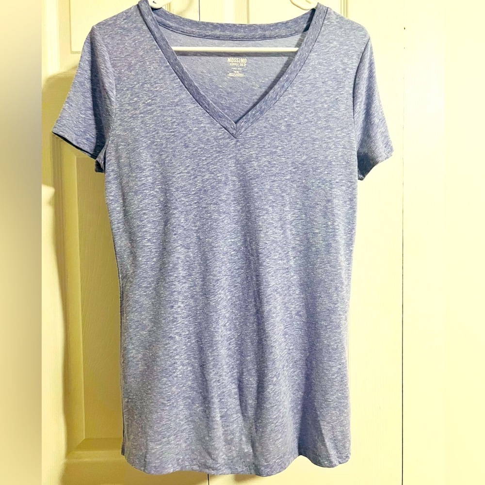 Mossimo Women’s Purple V Neck T Shirt Size medium